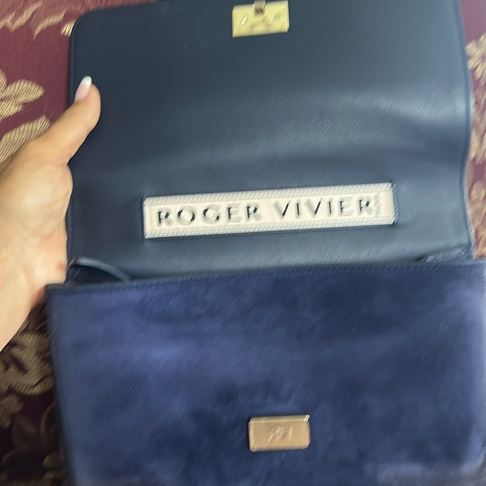 Roger Vivier Suede Viv’ Choc Shoulder Bag - Picture 3 of 9